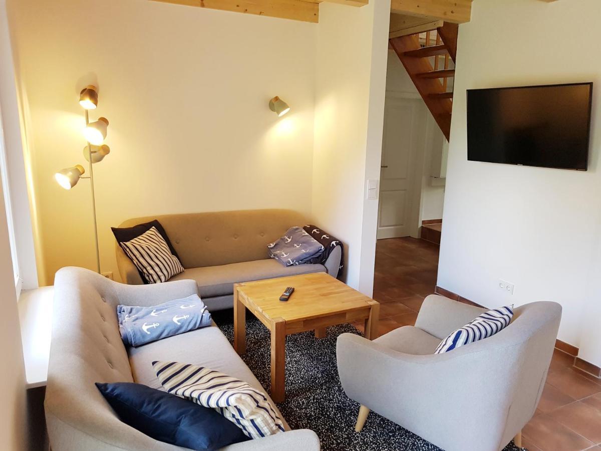 Ferienhaus An Der Nordsee - Familienfreundlich, Gut Ausgestattet & Viel Platz Butjadingen Bagian luar foto