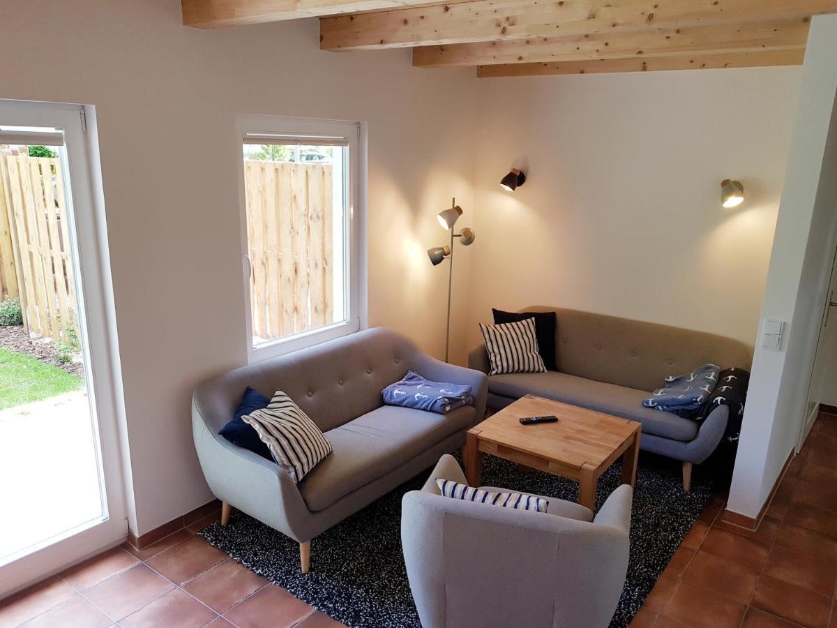 Ferienhaus An Der Nordsee - Familienfreundlich, Gut Ausgestattet & Viel Platz Butjadingen Bagian luar foto